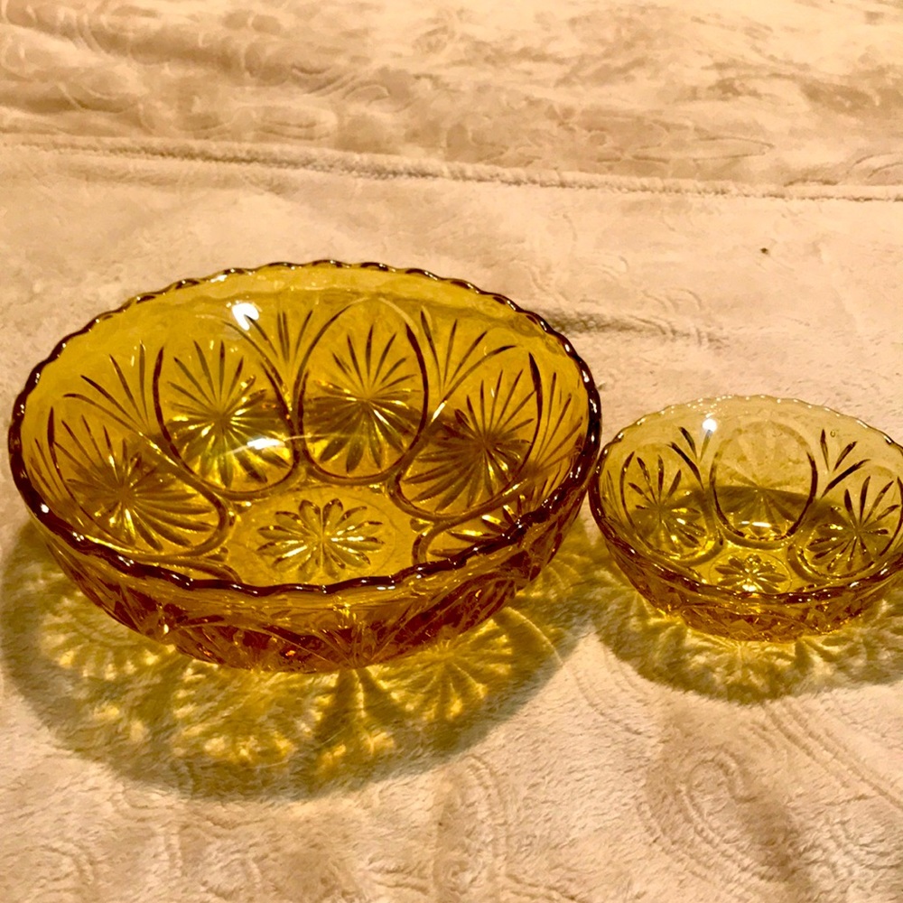 Vintage chip and dip bowl